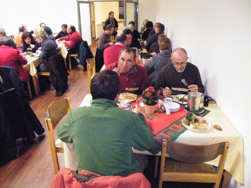 A table !!! A table !!!